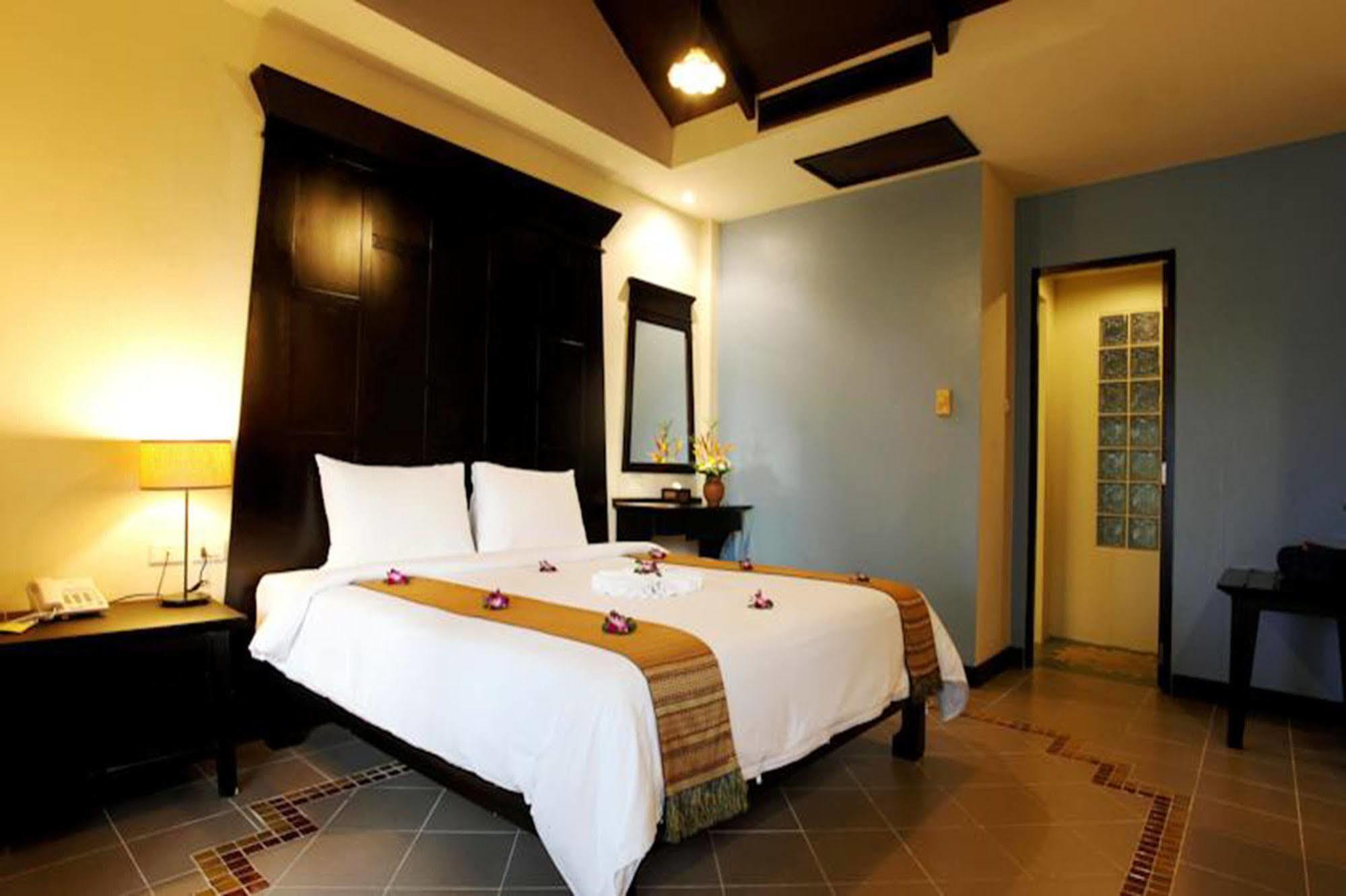 Patong Cottage Resort Exterior photo